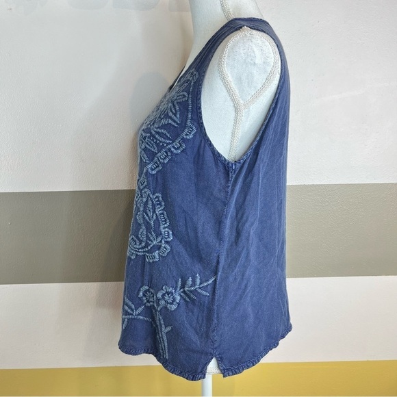 2/$25 Luna Moon Buckle Blue Chambray Denim Floral Boho Bohemian Western Tank Top - Picture 5 of 14